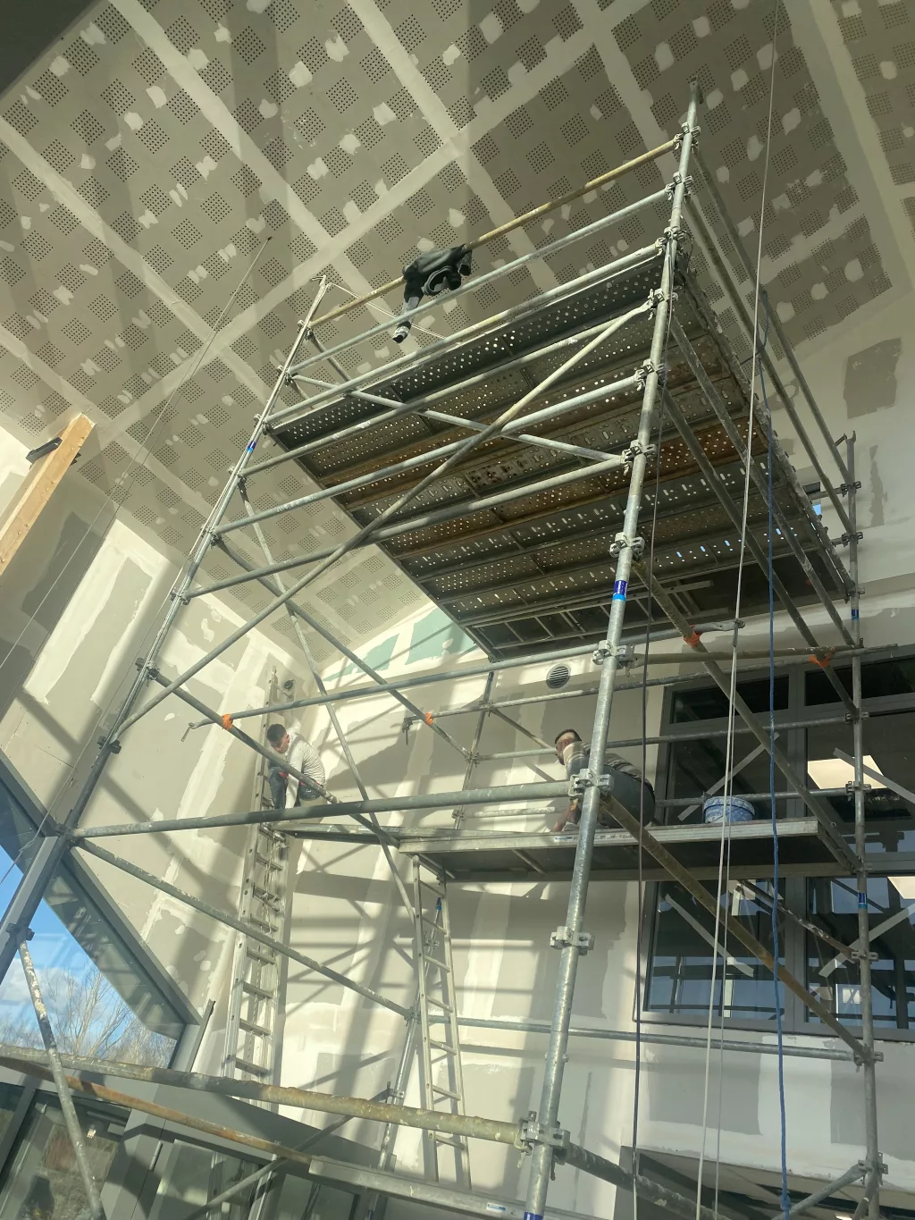 Avant travaux — Hall d’entrée et bureaux